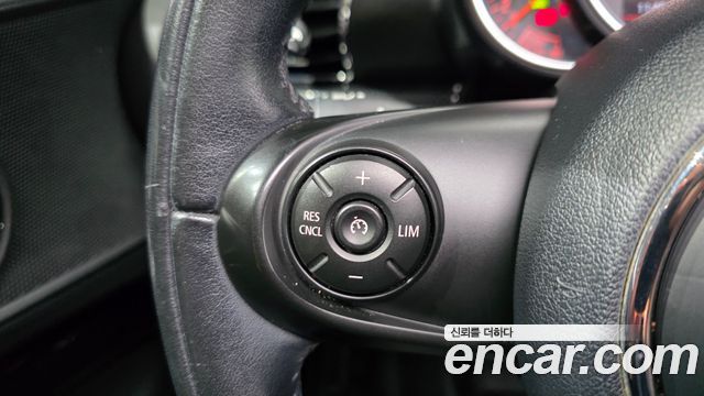 MINI Cooper Clubman Standard 2nd 2017 — фото 14