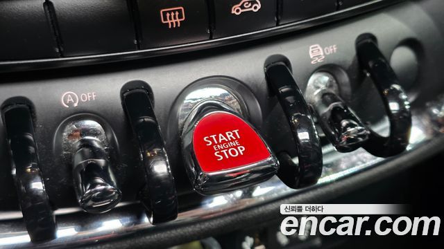 MINI Cooper Clubman Standard 2nd 2017 — фото 15