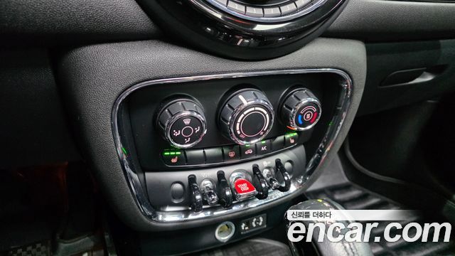 MINI Cooper Clubman Standard 2nd 2017 — фото 16