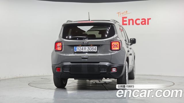 Jeep Renegade 1.3 Longitude 2022 — фото 4