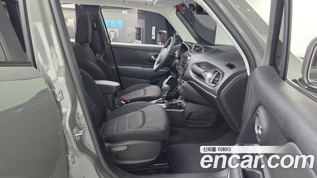 Jeep Renegade 1.3 Longitude 2022 — фото 15