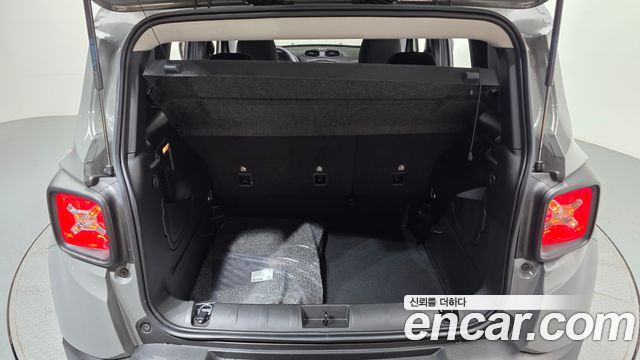Jeep Renegade 1.3 Longitude 2022 — фото 24