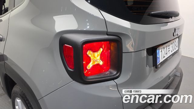 Jeep Renegade 1.3 Longitude 2022 — фото 29