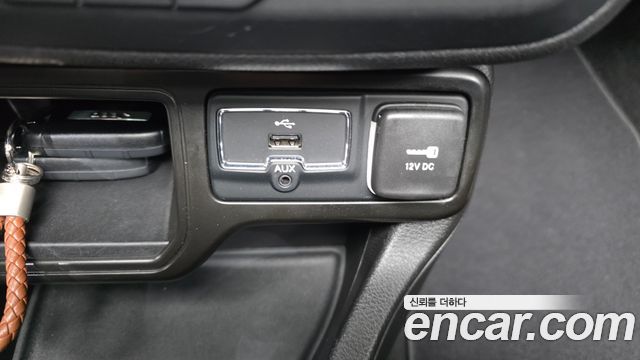 Jeep Renegade 1.3 Longitude 2022 — фото 36