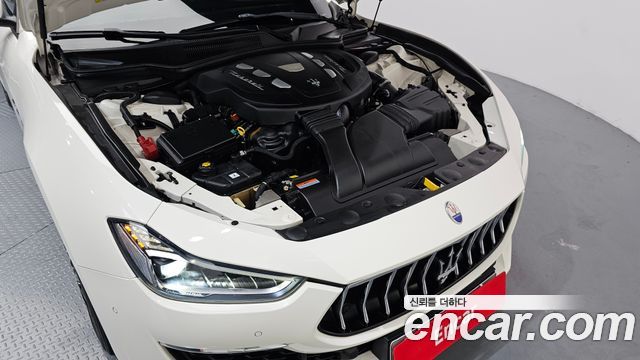 Maserati Ghibli 3.0 Diesel GranLusso 3rd 2019 — фото 6