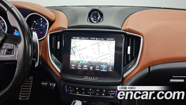 Maserati Ghibli 3.0 Diesel GranLusso 3rd 2019 — фото 17