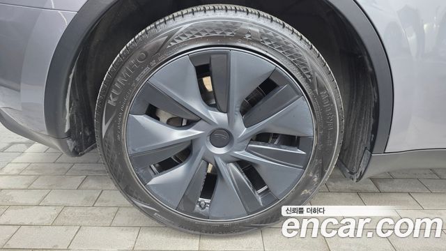 Tesla Model Y Long Range AWD 2024 — фото 5