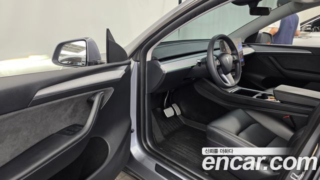 Tesla Model Y Long Range AWD 2024 — фото 10