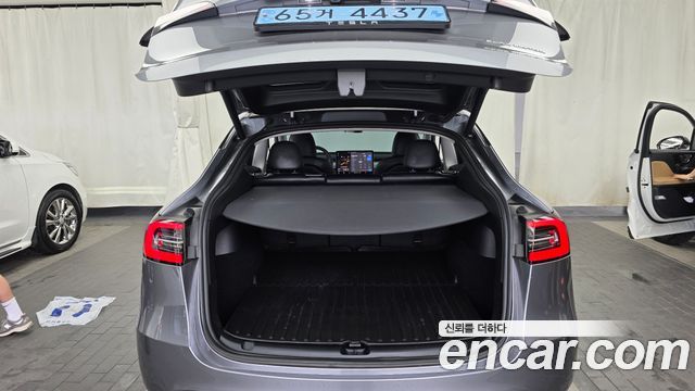 Tesla Model Y Long Range AWD 2024 — фото 20