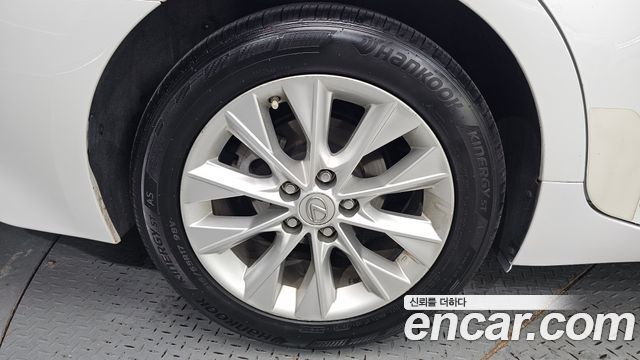 Lexus ES300h Executive XV60 2013 — фото 5