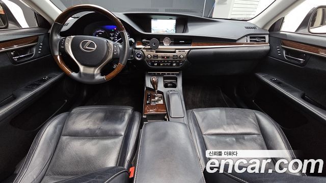 Lexus ES300h Executive XV60 2013 — фото 7