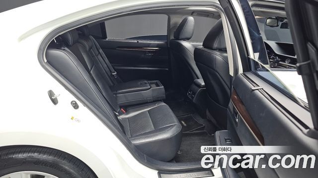Lexus ES300h Executive XV60 2013 — фото 11