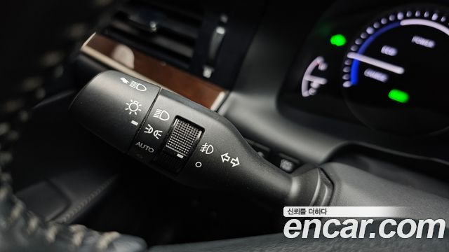 Lexus ES300h Executive XV60 2013 — фото 20