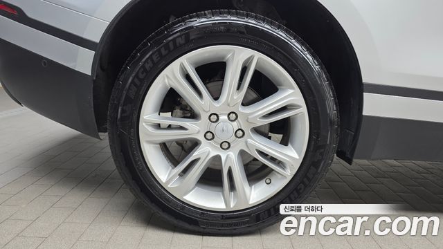 Land Rover Range Rover Velar 2.0 D240 SE 2018 — фото 5