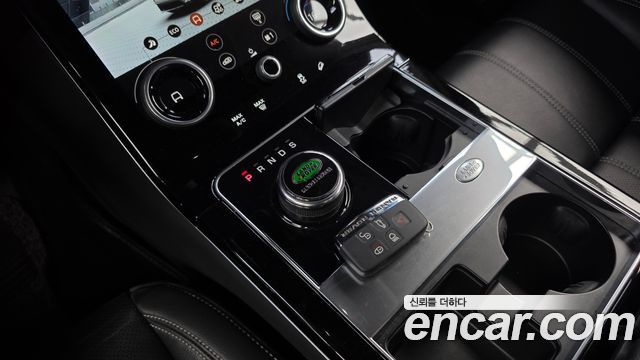 Land Rover Range Rover Velar 2.0 D240 SE 2018 — фото 9