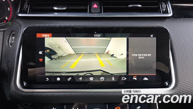 Land Rover Range Rover Velar 2.0 D240 SE 2018 — фото 17
