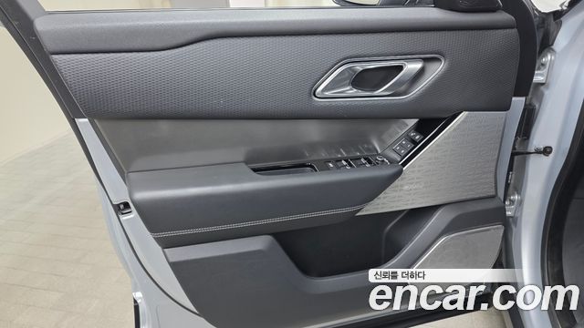Land Rover Range Rover Velar 2.0 D240 SE 2018 — фото 24
