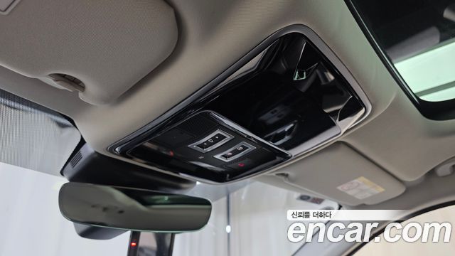 Land Rover Range Rover Velar 2.0 D240 SE 2018 — фото 27