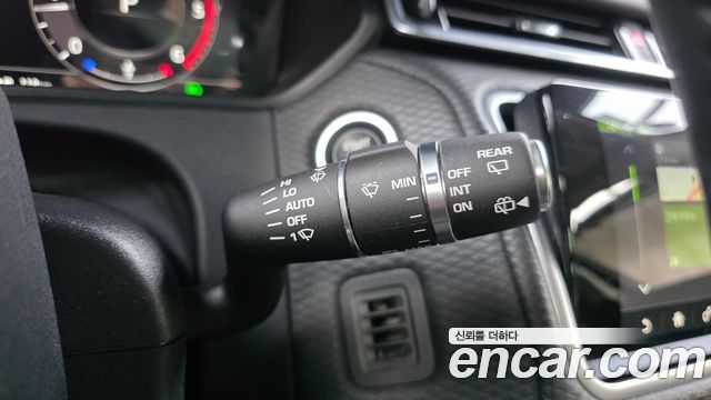 Land Rover Range Rover Velar 2.0 D240 SE 2018 — фото 28