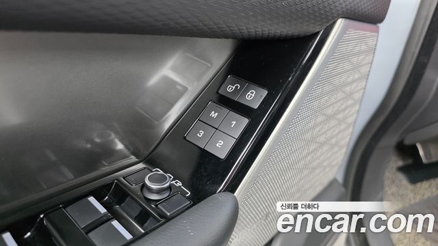 Land Rover Range Rover Velar 2.0 D240 SE 2018 — фото 29