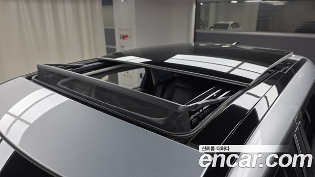 Land Rover Range Rover Velar 2.0 D240 SE 2018 — фото 30