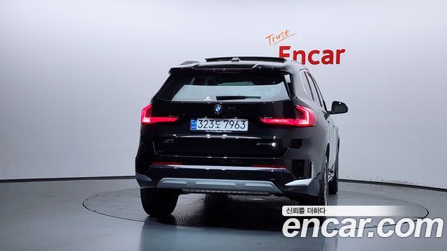 BMW X1 (U11) xDrive 20i xLine 2025 — фото 4
