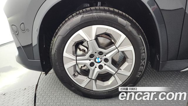 BMW X1 (U11) xDrive 20i xLine 2025 — фото 5