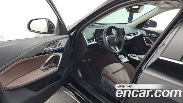BMW X1 (U11) xDrive 20i xLine 2025 — фото 10