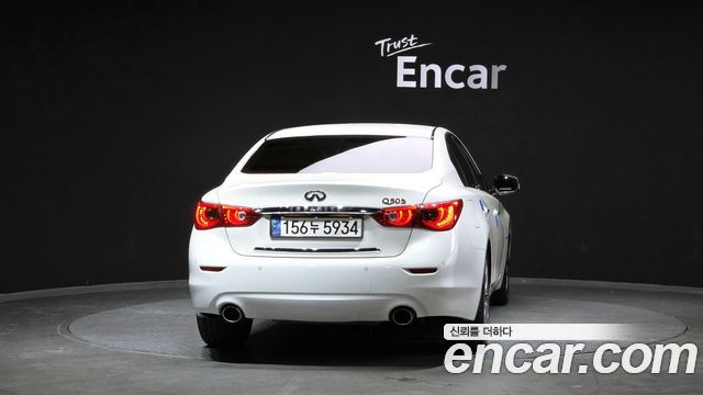 Infiniti Q50 3.5 Hybrid Essence 2016 — фото 4