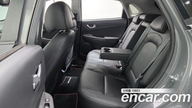 Hyundai Kona Gasoline 2.0 2WD Inspiration 2021 — фото 12