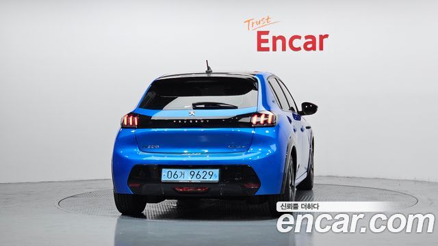 Peugeot e-208 (II) GT Line 2021 — фото 4