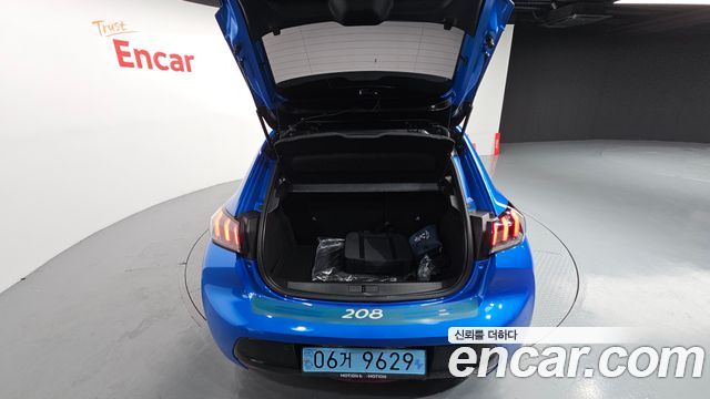 Peugeot e-208 (II) GT Line 2021 — фото 35