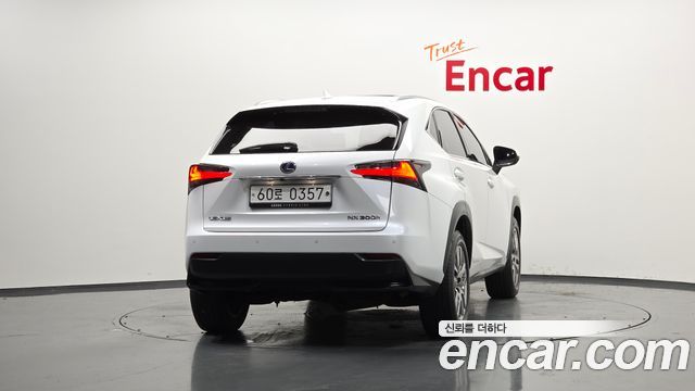 Lexus NX300h Supreme 2017 — фото 4