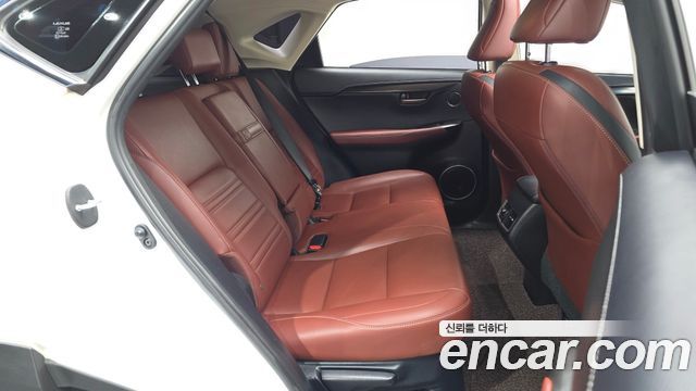 Lexus NX300h Supreme 2017 — фото 12