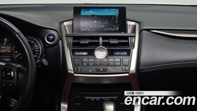 Lexus NX300h Supreme 2017 — фото 14