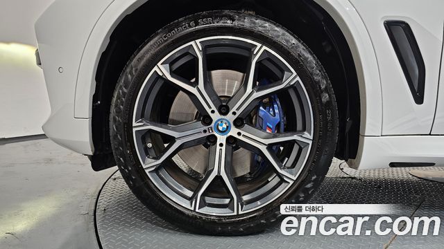 BMW X5 (G05) xDrive 45e M Sport 2023 — фото 5