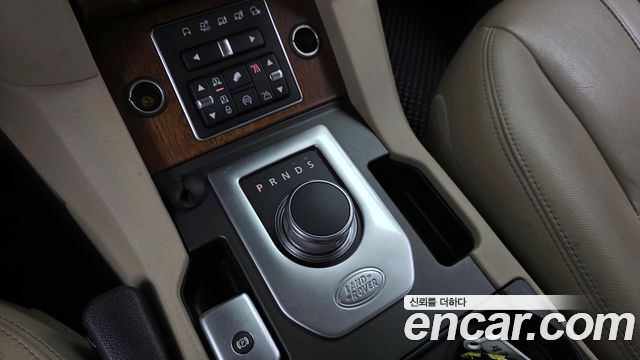 Land Rover Discovery 4 3.0 SDV6 SE 2016 — фото 8