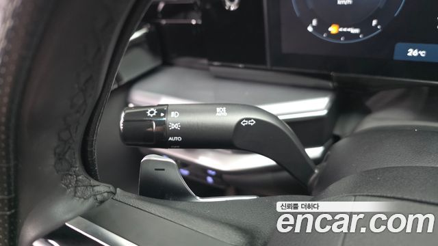 Hyundai Grandeur (GN7) 2,5 Gasoline 2WD Exclusive 2023 — фото 17