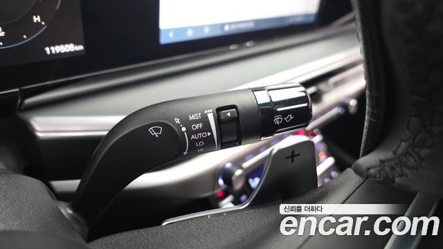 Hyundai Grandeur (GN7) 2,5 Gasoline 2WD Exclusive 2023 — фото 18