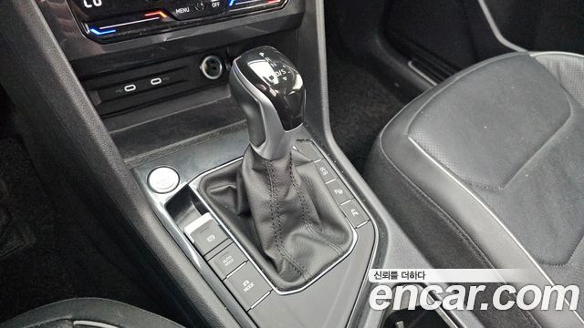 Volkswagen Tiguan Allspace 2.0 TSI Prestige 2023 — фото 9