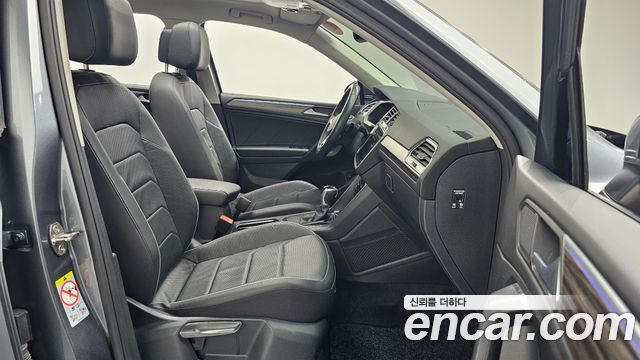 Volkswagen Tiguan Allspace 2.0 TSI Prestige 2023 — фото 11