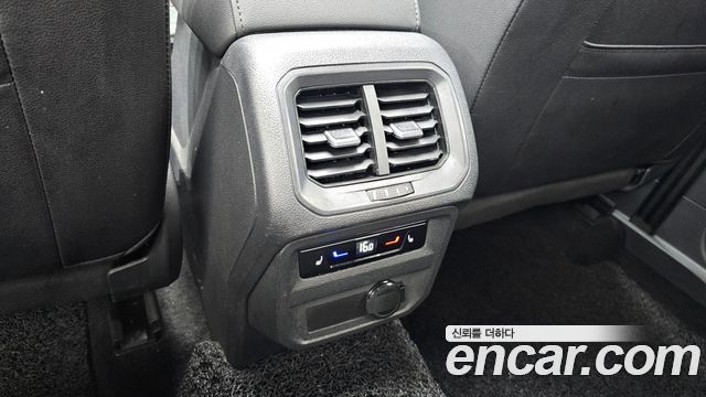 Volkswagen Tiguan Allspace 2.0 TSI Prestige 2023 — фото 17