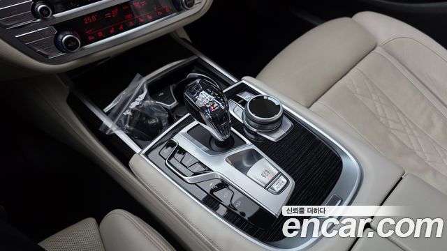 BMW 7 Series (G11) 730d xDrive M Sport 2020 — фото 9