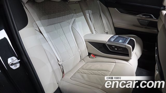 BMW 7 Series (G11) 730d xDrive M Sport 2020 — фото 11