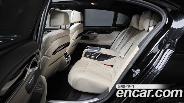 BMW 7 Series (G11) 730d xDrive M Sport 2020 — фото 12
