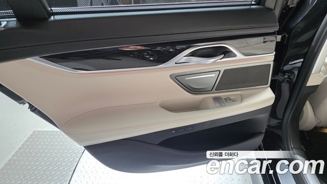 BMW 7 Series (G11) 730d xDrive M Sport 2020 — фото 25