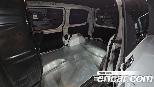Hyundai Staria L3.5 Cargo 3-Seater Modern 2025 — фото 11