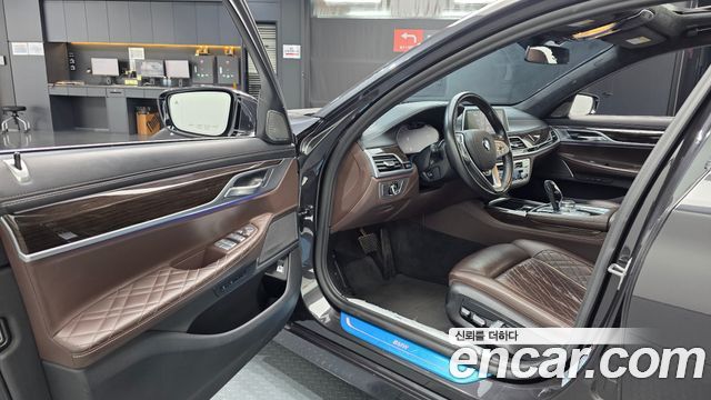 BMW 7 Series (G11) 730d xDrive Design Pure Excellence 2020 — фото 10