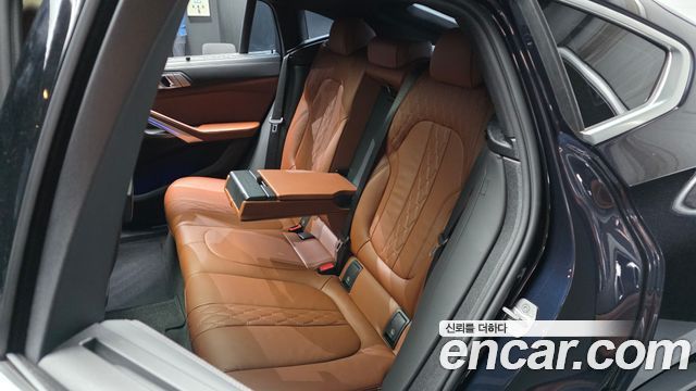 BMW X6 (G06) xDrive40i M Sport 2022 — фото 16
