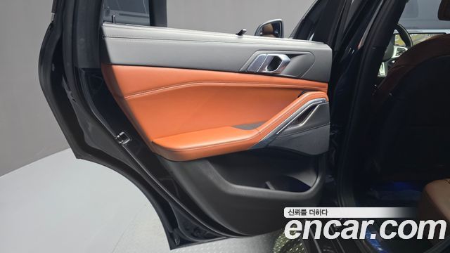 BMW X6 (G06) xDrive40i M Sport 2022 — фото 31